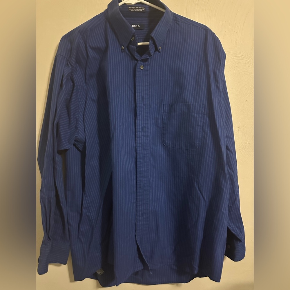 Izod Men's Blue Pinstripe Casual Shirt